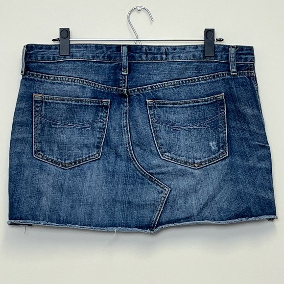 Gap 1969 Destructed Dark Raw Hem Mini Blue Jean Skirt 30 10 - Picture 2 of 7